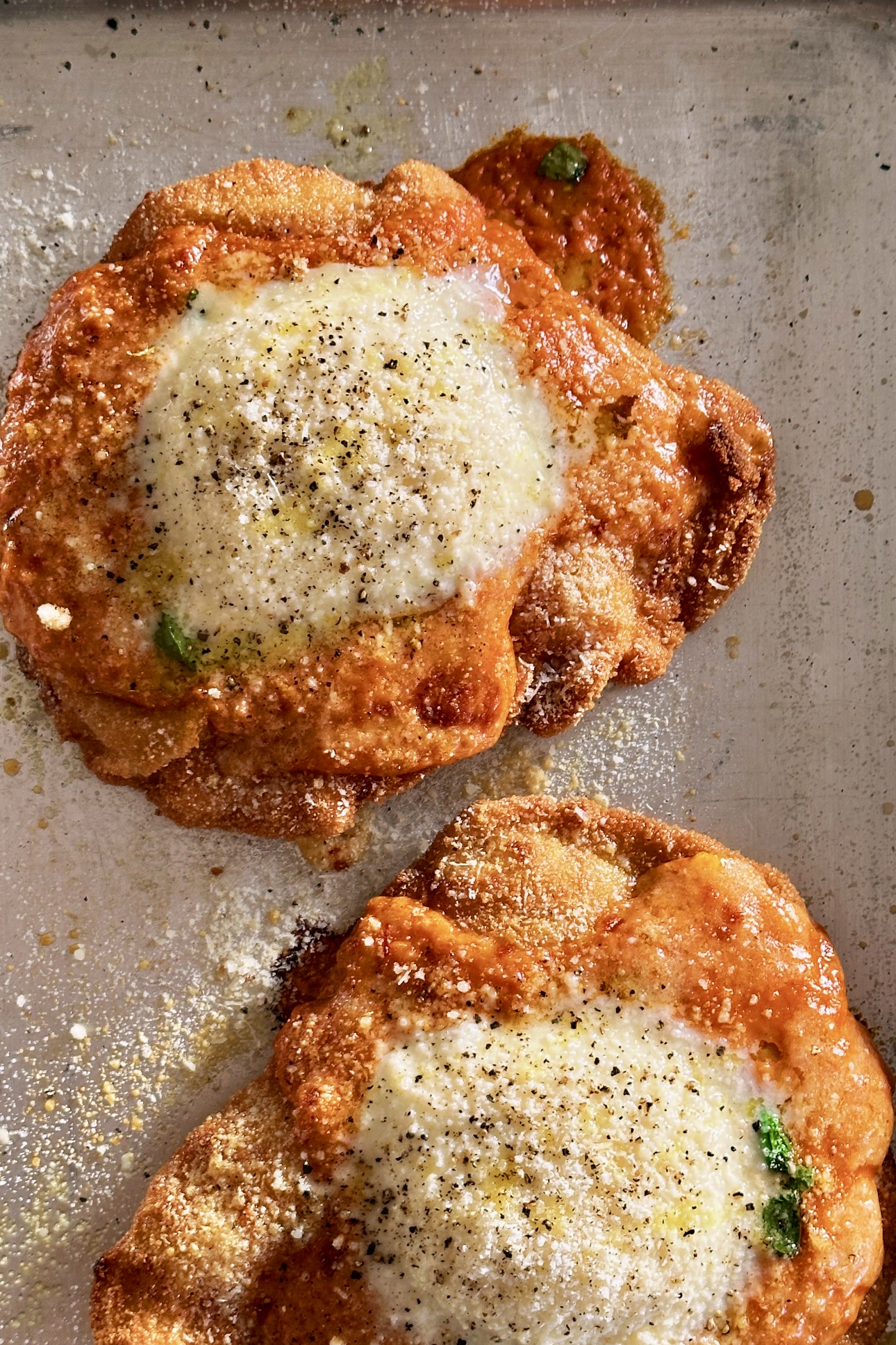 Friterad pizzette med mozzarella och parmesan