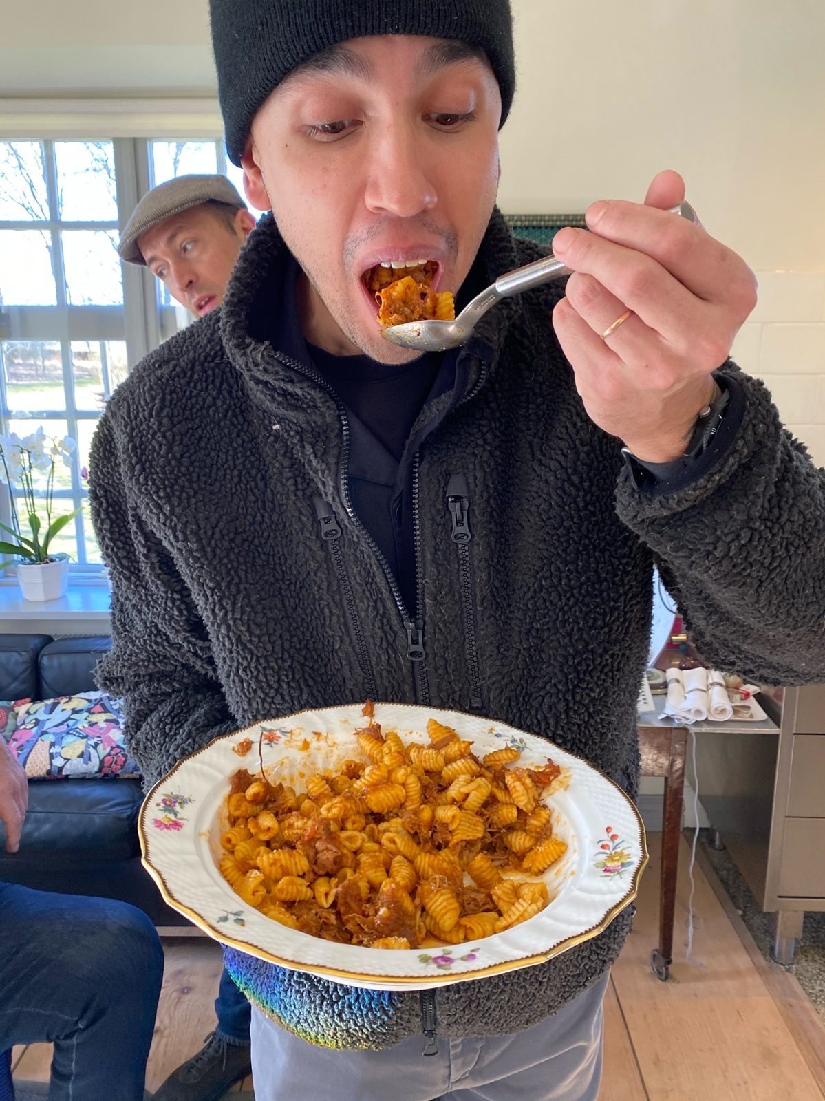 Provsmakning av pasta med ragù